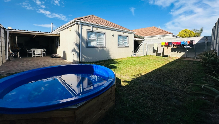 3 Bedroom Property for Sale in Sonstraal Heights Western Cape